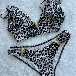 Victoria Secret bikini, like new, size medium